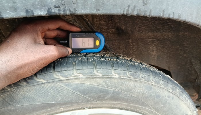 2018 Renault Kwid CLIMBER 1.0 AMT, Petrol, Automatic, 75,000 km, tyre