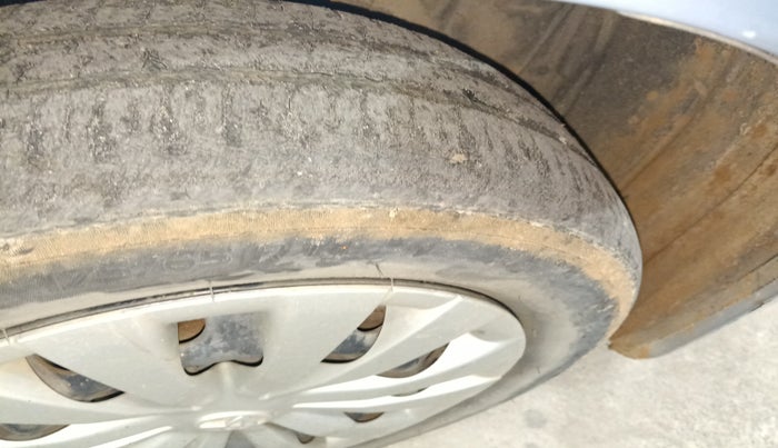 2011 Toyota Etios G, Petrol, Manual, 83,544 km, tyre