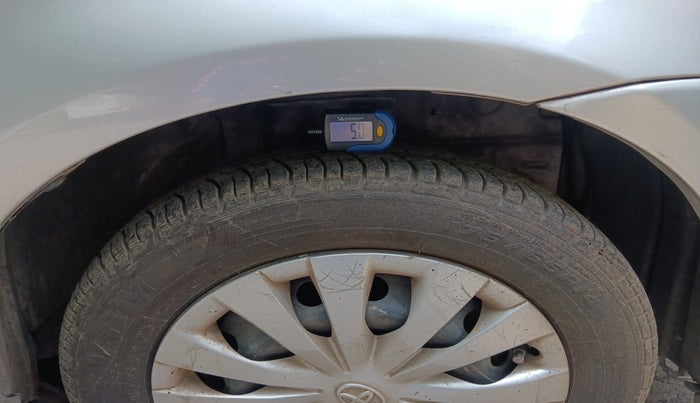 2011 Toyota Etios G, Petrol, Manual, 48,407 km, tyre