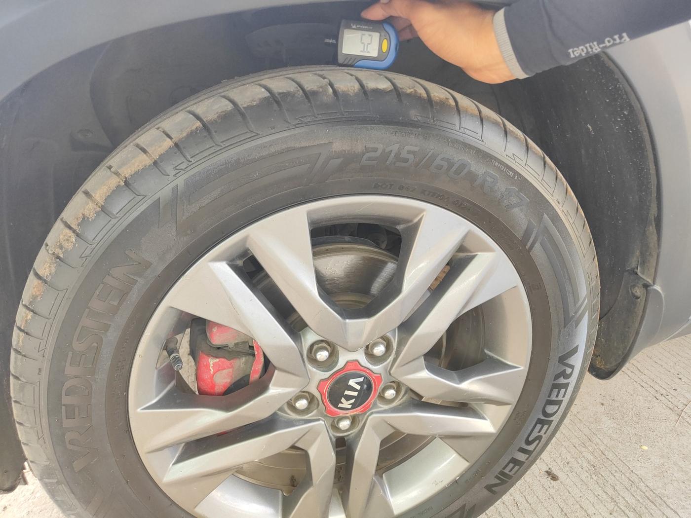 2020 KIA SELTOS HTK PLUS AT 1.5 DIESEL, Diesel, Automatic, 1,24,535 km, tyre
