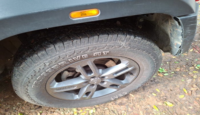 2023 Mahindra Thar LX D HT 2WD MT, Diesel, Manual, 28,353 km, tyre