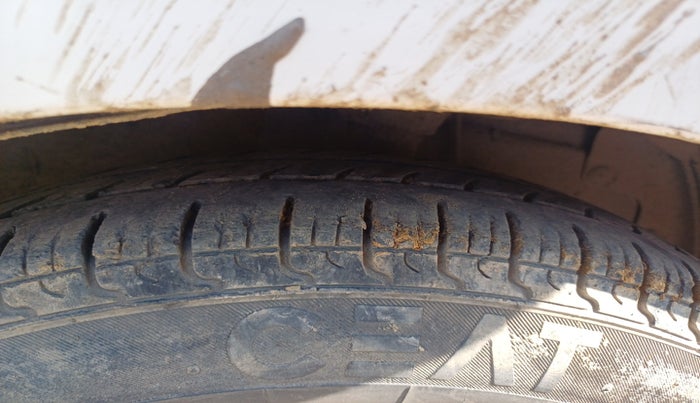 2012 Hyundai Eon ERA, Petrol, Manual, 1,50,000 km, tyre