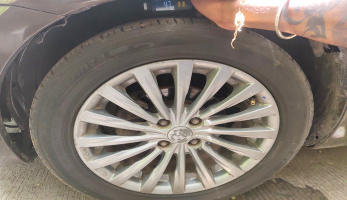 2015 Maruti Ciaz ZDI+ SHVS, Diesel, Manual, 1,81,560 km, tyre