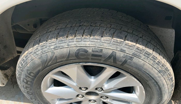 2012 Toyota Innova 2.5 G2 8STR, Diesel, Manual, 43,175 km, tyre