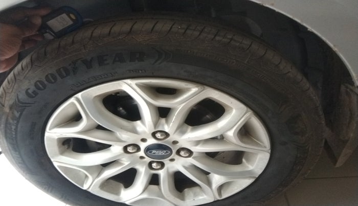 2016 Ford Ecosport TITANIUM 1.5L DIESEL, Diesel, Manual, 1,07,252 km, tyre