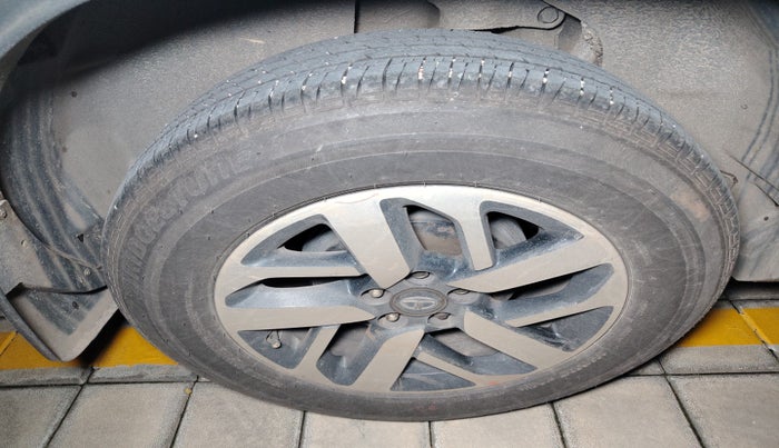 2021 Tata Harrier XZ PLUS 2.0L DUAL TONE, Diesel, Manual, 76,314 km, tyre