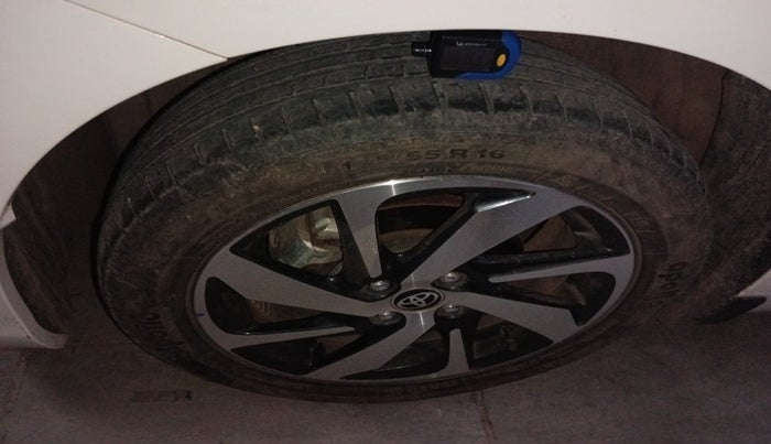 2022 Toyota Glanza V AMT, Petrol, Automatic, 44,857 km, tyre