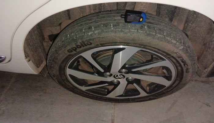 2022 Toyota Glanza V AMT, Petrol, Automatic, 44,857 km, tyre