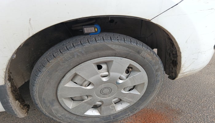 2011 Maruti Wagon R 1.0 LXI, Petrol, Manual, 1,03,941 km, tyre