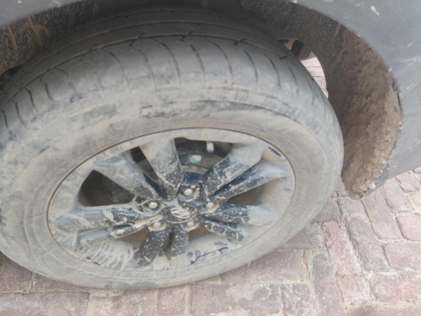 2015 Hyundai Creta SX PLUS AT 1.6 DIESEL, Diesel, Automatic, 1,73,154 km, tyre