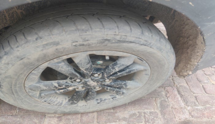 2015 Hyundai Creta SX PLUS AT 1.6 DIESEL, Diesel, Automatic, 1,73,154 km, tyre