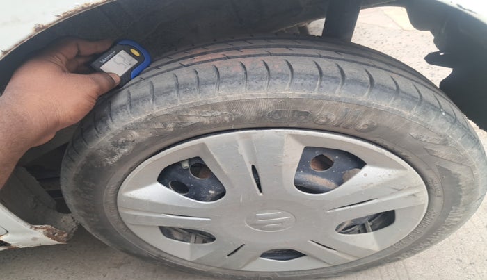2013 Maruti Wagon R 1.0 VXI, Petrol, Manual, 1,80,331 km, tyre