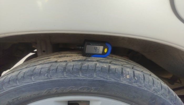 2010 Maruti Zen Estilo LXI, Petrol, Manual, 85,240 km, tyre