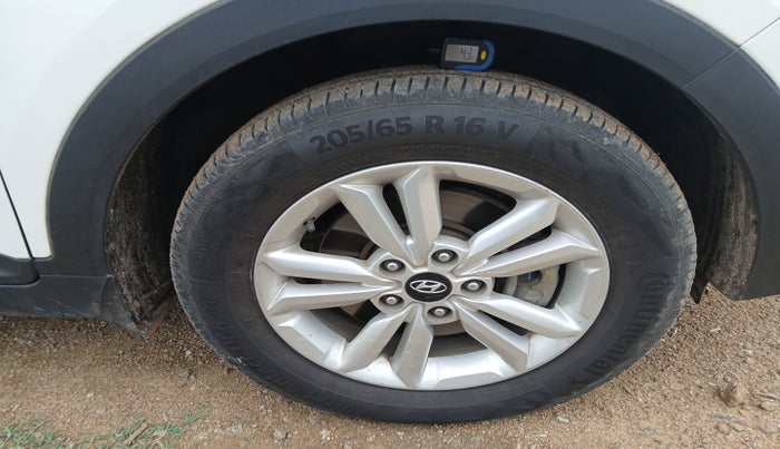 2017 Hyundai Creta SX PLUS 1.6 DIESEL, Diesel, Manual, 2,41,301 km, tyre