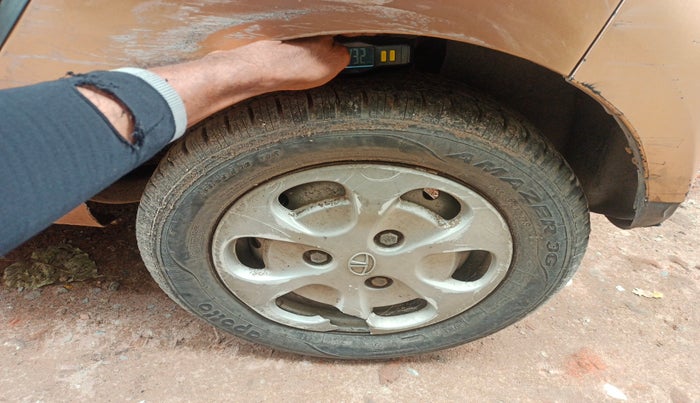 2013 Tata Nano LX, Petrol, Manual, 95,464 km, tyre