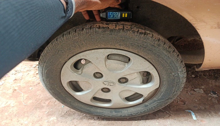 2013 Tata Nano LX, Petrol, Manual, 95,464 km, tyre