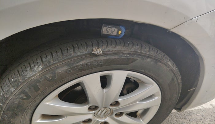 2016 Maruti Ertiga ZXI+, Petrol, Manual, 82,279 km, tyre