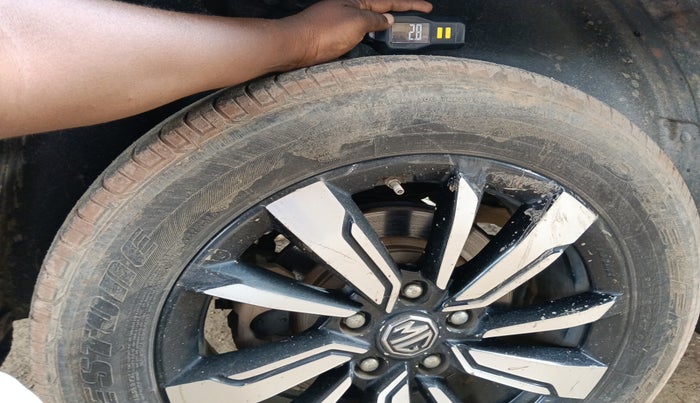 2019 MG HECTOR SMART HYBRID 1.5 PETROL, Petrol, Manual, 69,086 km, tyre