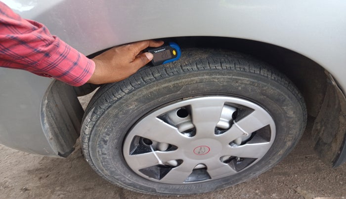 2013 Maruti Wagon R 1.0 LXI CNG, Petrol, Manual, 88,545 km, tyre