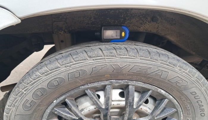 2010 Maruti Alto LXI, Petrol, Manual, 1,09,271 km, tyre
