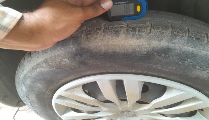 2014 Maruti Swift VDI, Diesel, Manual, 1,04,570 km, tyre