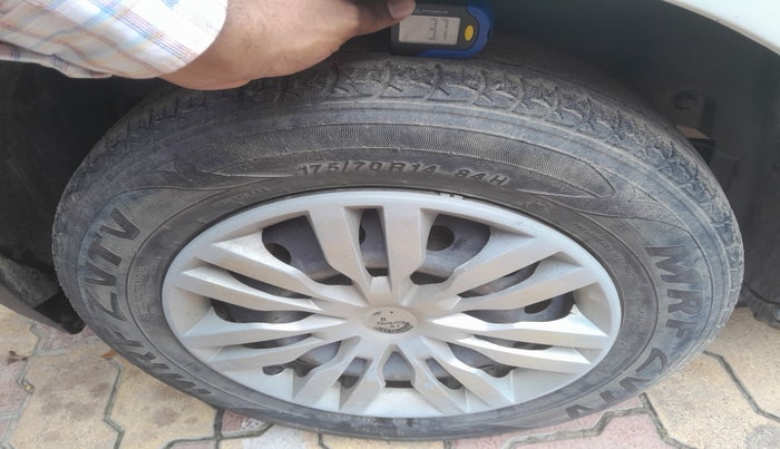 2014 Maruti Swift VDI, Diesel, Manual, 1,04,570 km, tyre