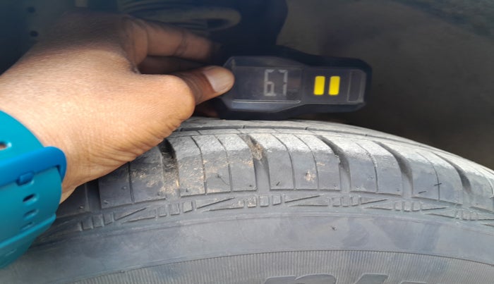 2019 Maruti Swift LXI, Petrol, Manual, 39,564 km, tyre