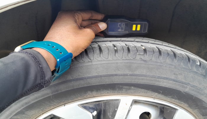 2019 Maruti Swift LXI, Petrol, Manual, 39,564 km, tyre