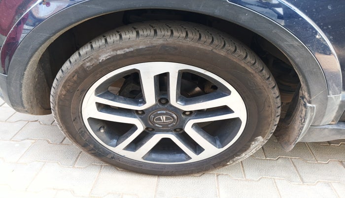 2017 Tata Hexa XTA 4X2 7 STR, Diesel, Automatic, 77,029 km, tyre