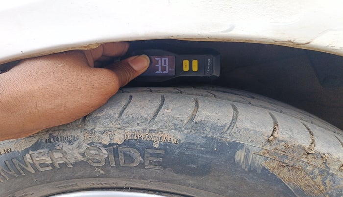 2011 Maruti Alto K10 LXI, Petrol, Manual, 1,68,627 km, tyre