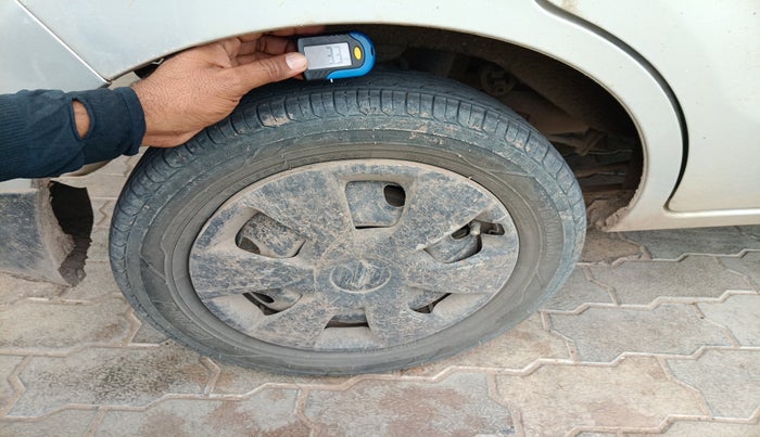 2020 Maruti Alto LXI CNG, Petrol, Manual, 87,648 km, tyre
