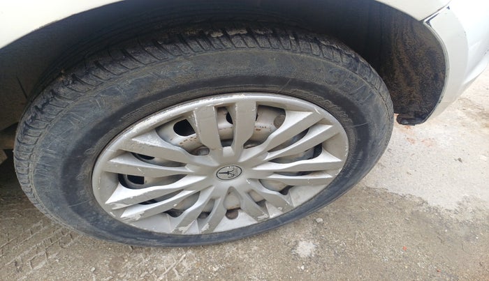2012 Ford Figo LXI 1.2 PETROL, Petrol, Manual, 1,09,520 km, tyre