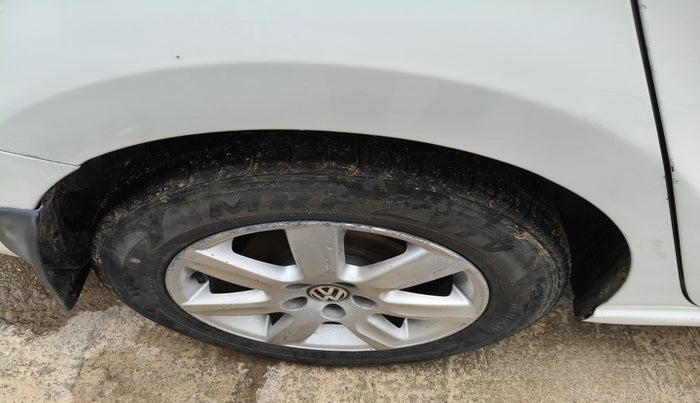 2010 Volkswagen Vento HIGHLINE DIESEL 1.6, Diesel, Manual, 1,55,036 km, tyre