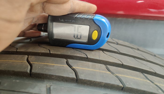 2019 Mahindra XUV300 W8 (O) 1.2 PETROL, Petrol, Manual, 26,033 km, tyre