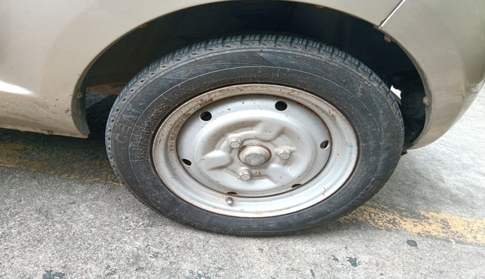 2010 Tata Nano LX, Petrol, Manual, 17,993 km, tyre