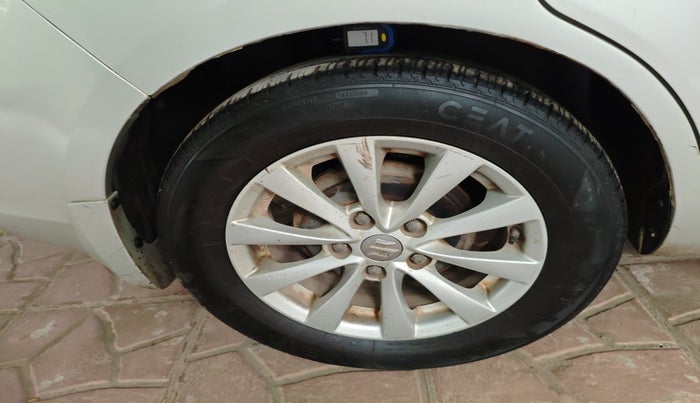 2014 Maruti Ertiga ZXI, Petrol, Manual, 78,730 km, tyre