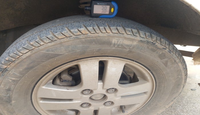 2016 Maruti Eeco 5 STR WITH A/C+HTR, Petrol, Manual, 2,88,643 km, tyre