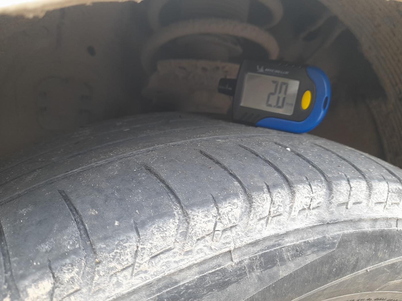 2013 Hyundai Verna FLUIDIC 1.6 VTVT SX, Petrol, Manual, 1,30,000 km, tyre