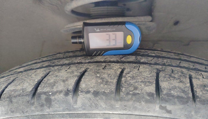 2010 Maruti Swift Dzire LDI, Diesel, Manual, 1,61,517 km, tyre