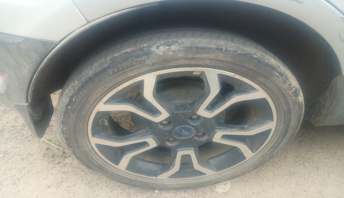 2019 Ford Ecosport TITANIUM 1.5L SIGNATURE EDITION (SUNROOF) PETROL, Petrol, Manual, 74,543 km, tyre