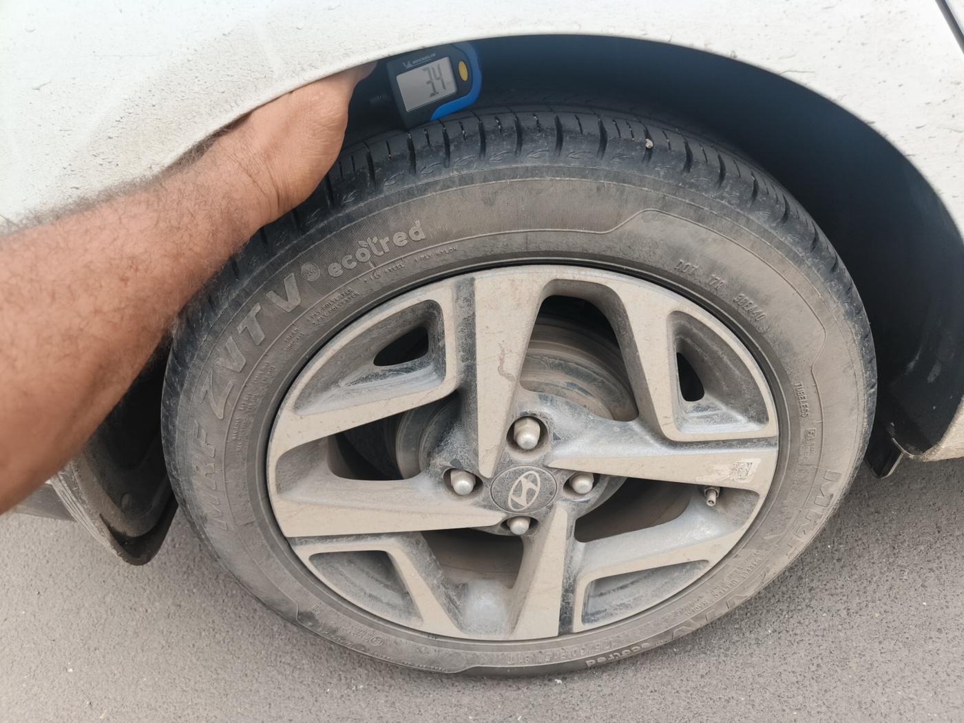 2024 Hyundai AURA SX 1.2 CNG, Petrol, Manual, 28,000 km, tyre