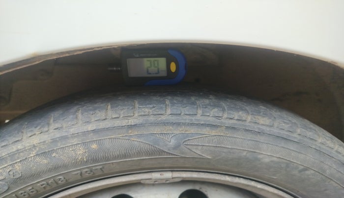 2018 Hyundai Eon ERA +, Petrol, Manual, 70,468 km, tyre