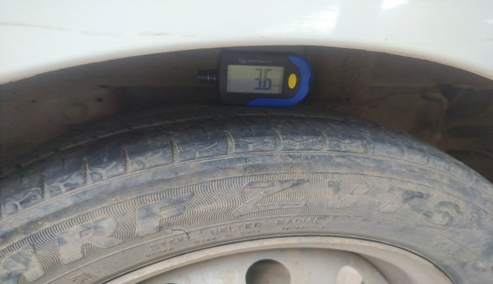 2018 Hyundai Eon ERA +, Petrol, Manual, 70,468 km, tyre