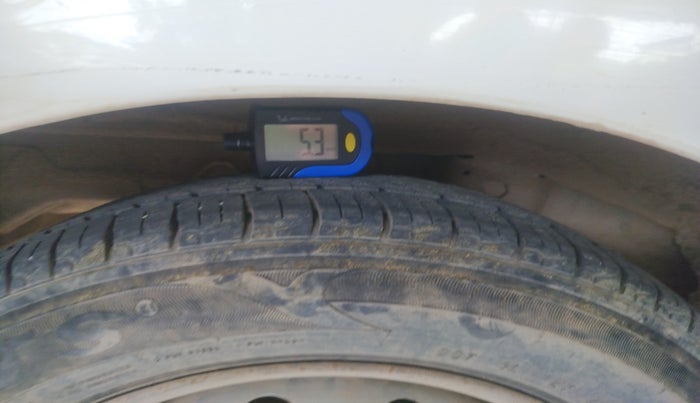 2018 Hyundai Eon ERA +, Petrol, Manual, 70,468 km, tyre