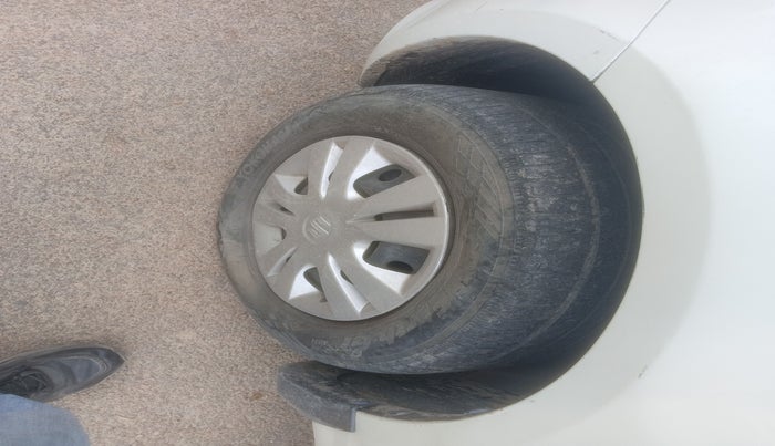 2014 Maruti Swift Dzire VDI, Diesel, Manual, 1,27,822 km, tyre