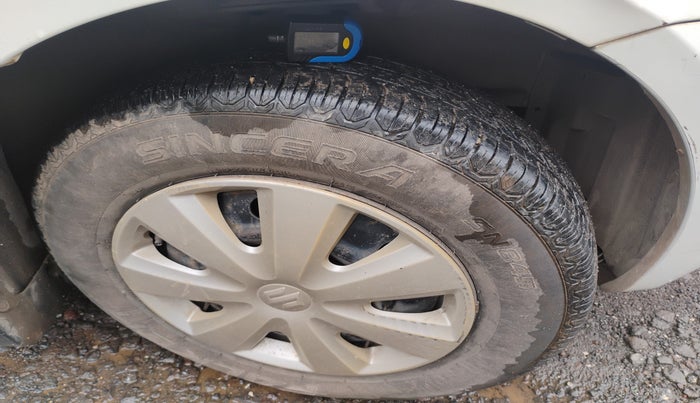 2010 Maruti Swift Dzire VXI, Petrol, Manual, 77,729 km, tyre