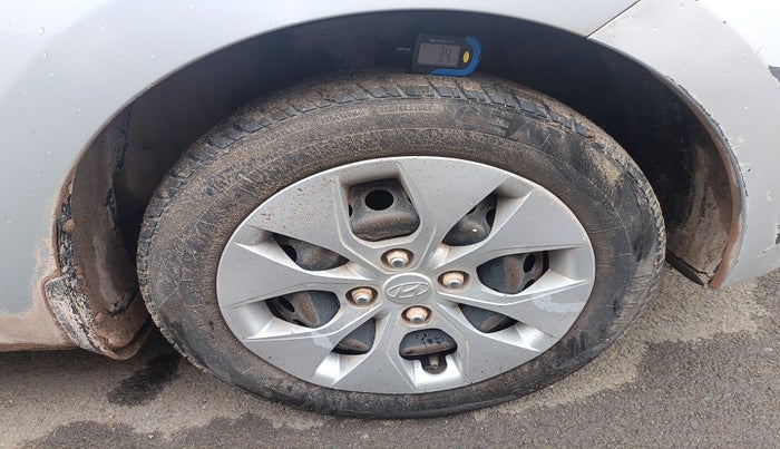 2015 Hyundai Xcent S 1.2, Petrol, Manual, 63,459 km, tyre