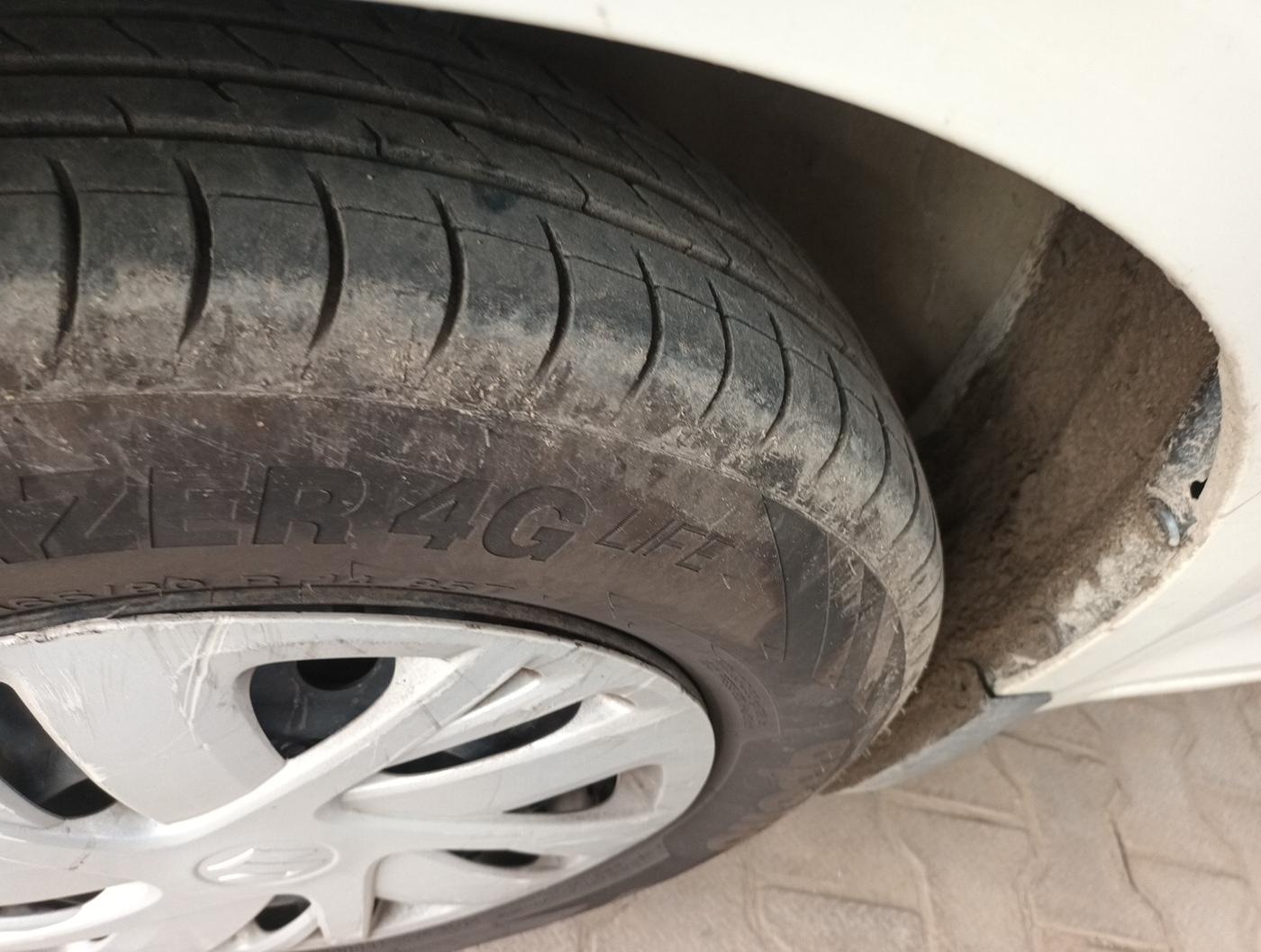 2015 Maruti Swift VDI ABS, Diesel, Manual, 1,19,974 km, tyre