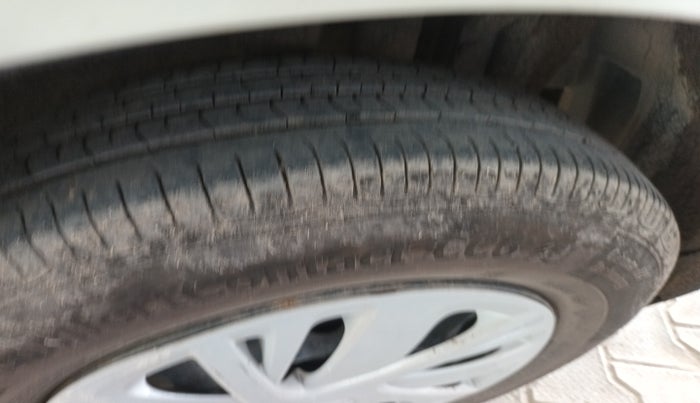 2015 Maruti Swift VDI ABS, Diesel, Manual, 1,19,974 km, tyre