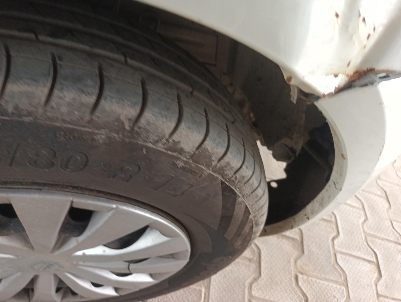 2015 Maruti Swift VDI ABS, Diesel, Manual, 1,19,974 km, tyre